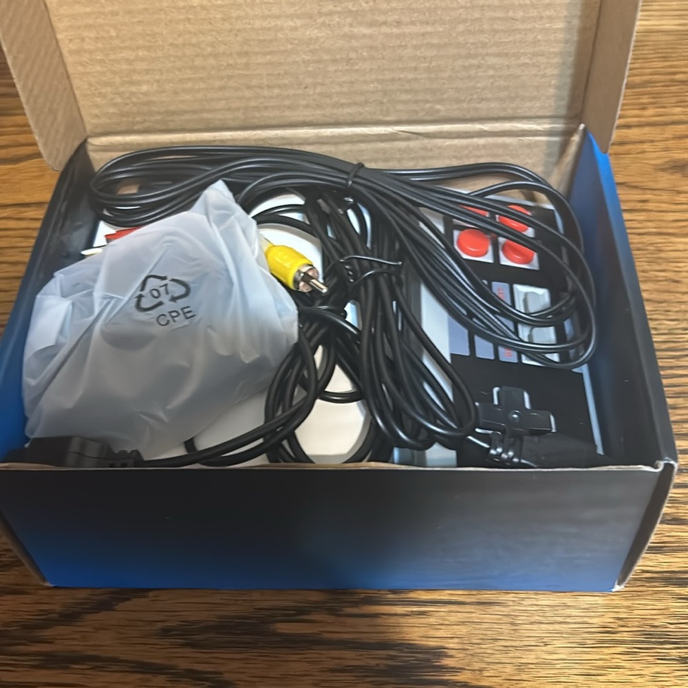 Retro Game Console - Picture 3 of 5